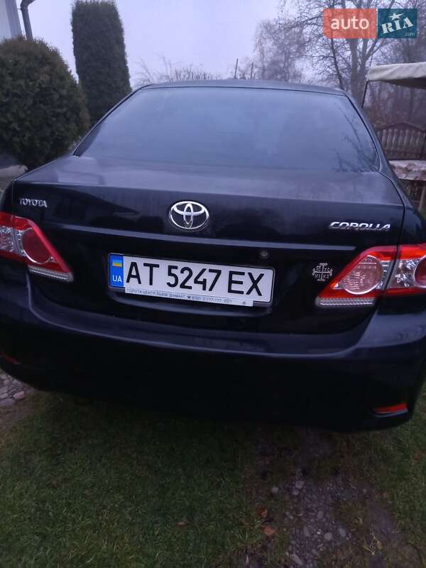 Седан Toyota Corolla 2011 в Коломые