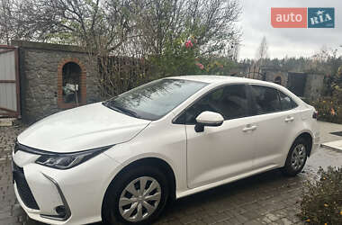 Седан Toyota Corolla 2022 в Обухові