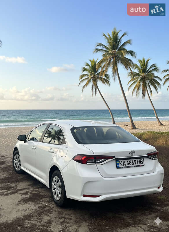Седан Toyota Corolla 2022 в Обухові