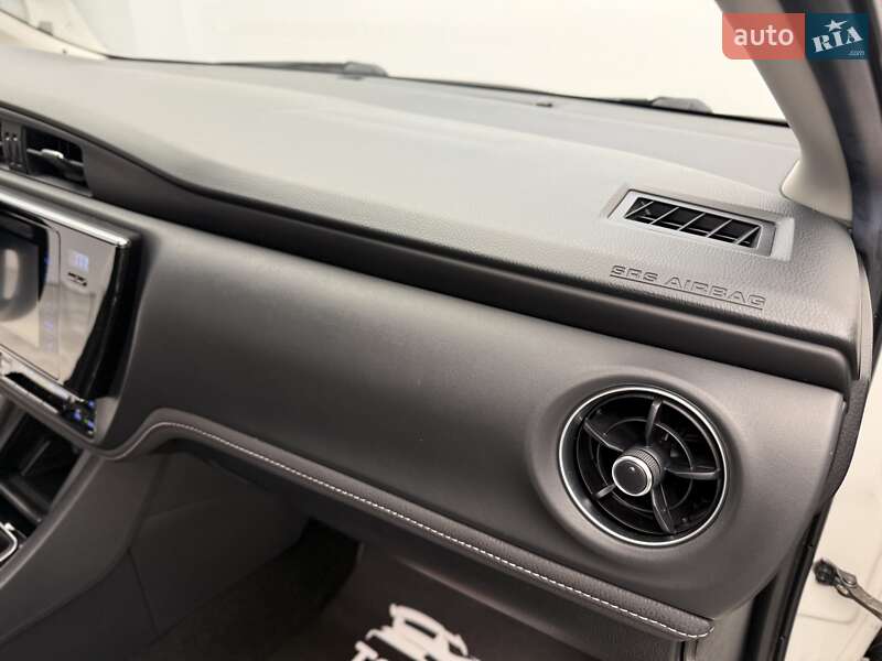 Седан Toyota Corolla 2017 в Киеве фото 36 Седан Toyota Corolla 2017 в Киеве