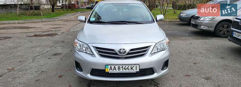 Седан Toyota Corolla 2011 в Киеве фото 5 Седан Toyota Corolla 2011 в Киеве