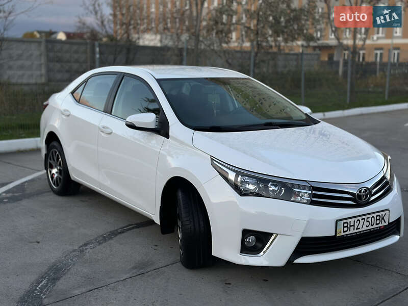 Седан Toyota Corolla 2015 в Одессе