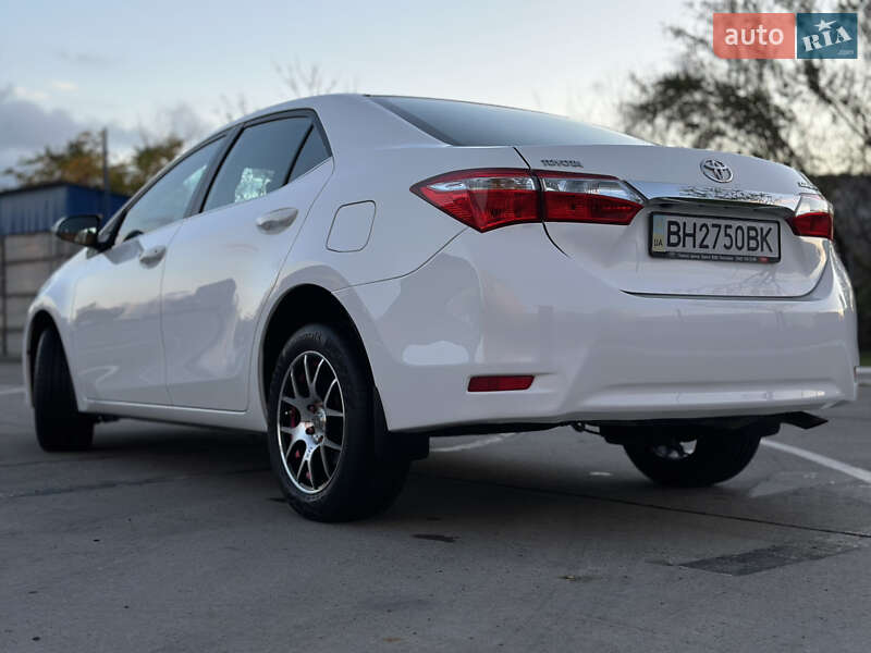 Седан Toyota Corolla 2015 в Одессе