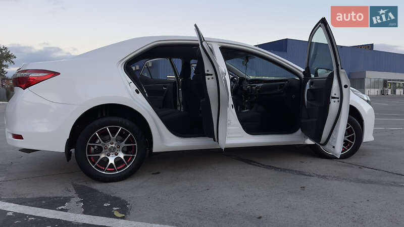 Седан Toyota Corolla 2015 в Одессе