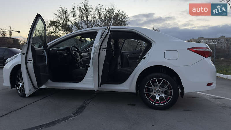 Седан Toyota Corolla 2015 в Одессе