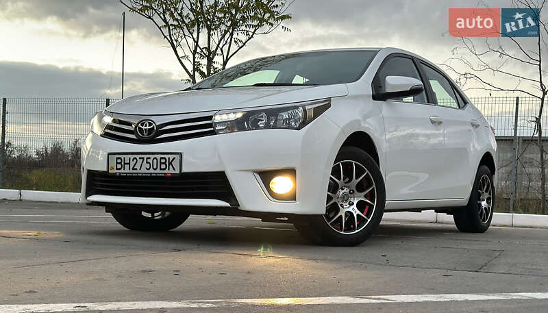 Седан Toyota Corolla 2015 в Одессе
