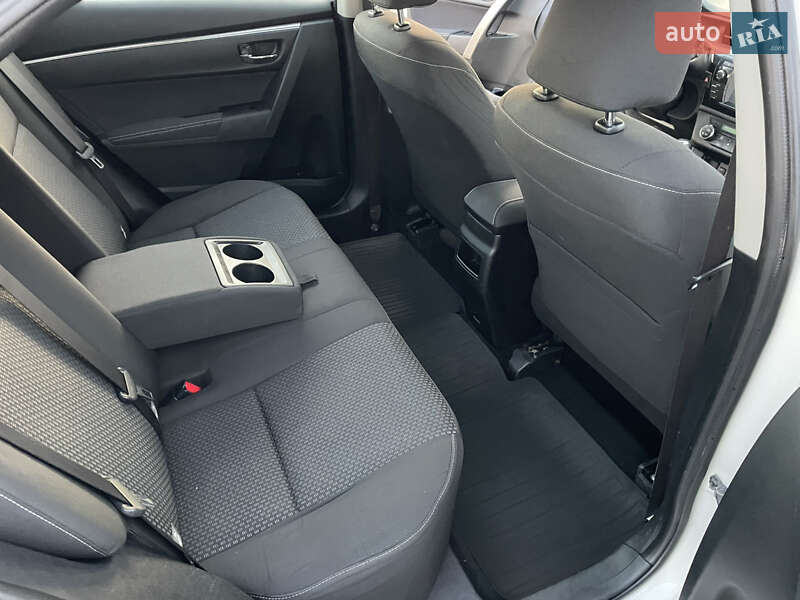 Седан Toyota Corolla 2014 в Києві