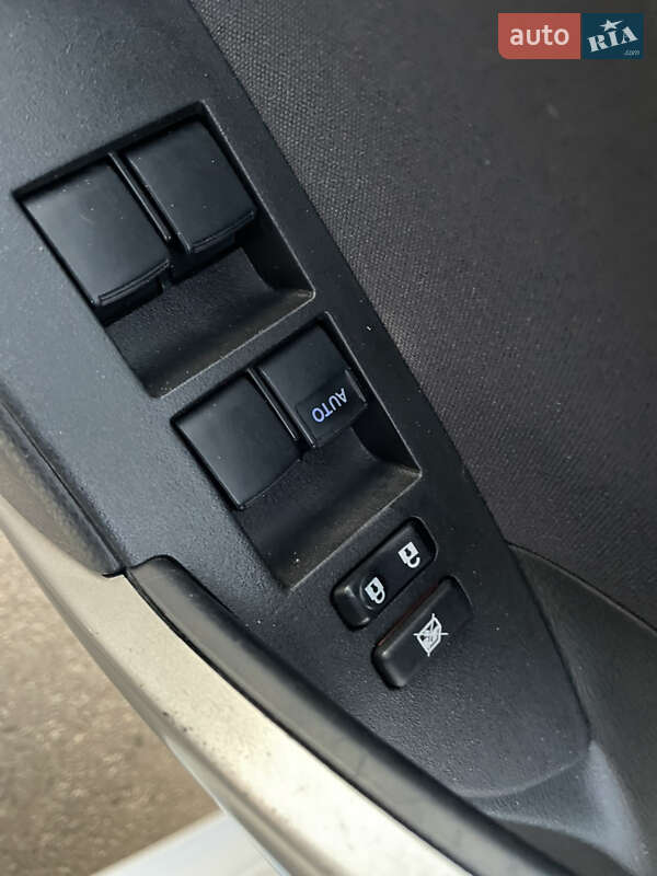 Седан Toyota Corolla 2014 в Києві