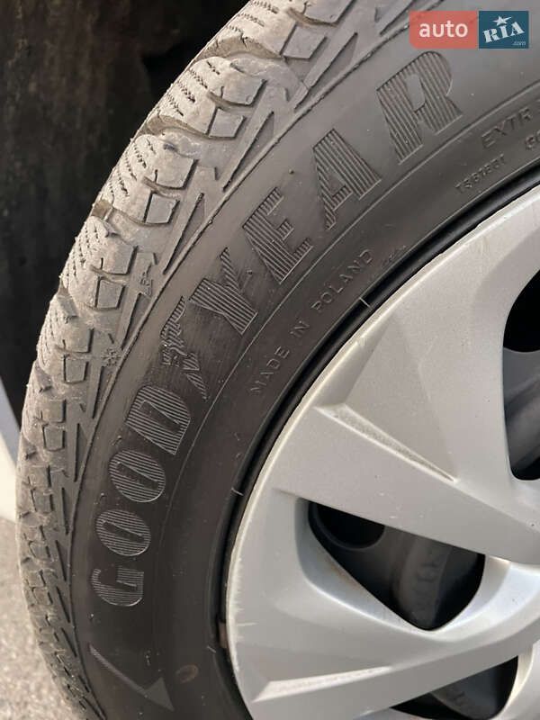 Седан Toyota Corolla 2014 в Києві