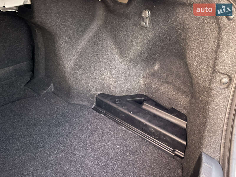 Седан Toyota Corolla 2014 в Києві