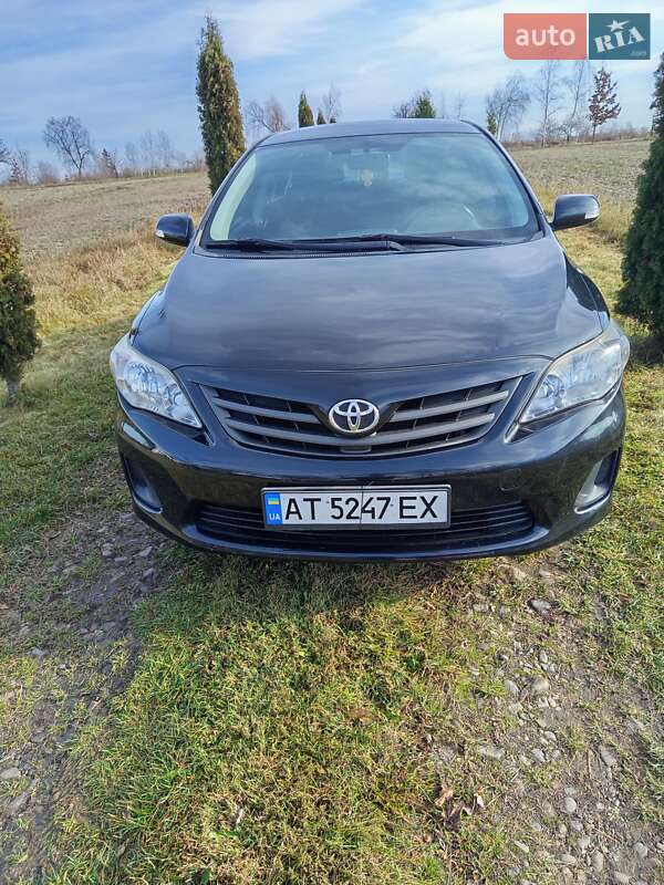 Седан Toyota Corolla 2011 в Коломые