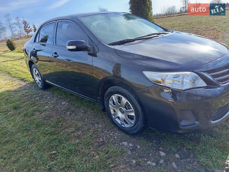 Седан Toyota Corolla 2011 в Коломые