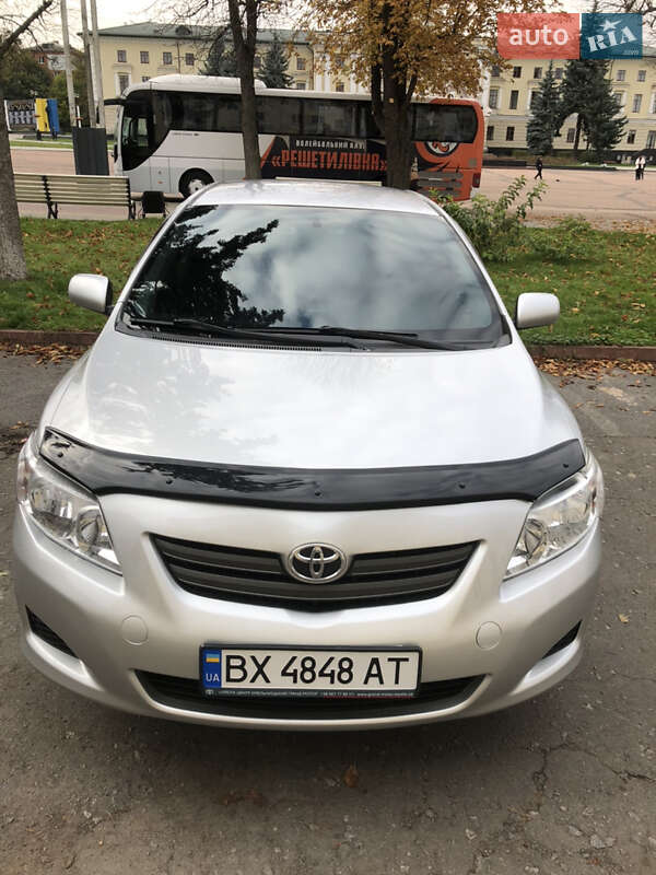 Седан Toyota Corolla 2008 в Хмельницком