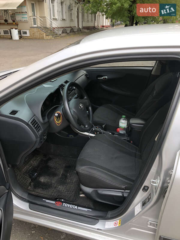 Седан Toyota Corolla 2008 в Хмельницком