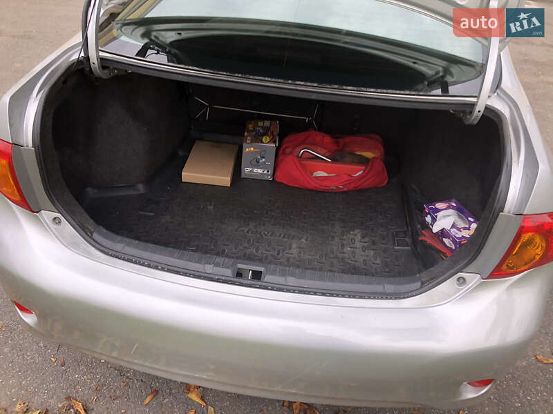 Седан Toyota Corolla 2008 в Хмельницком