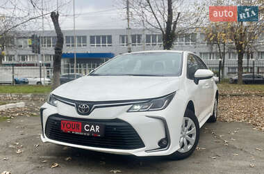 Седан Toyota Corolla 2020 в Києві