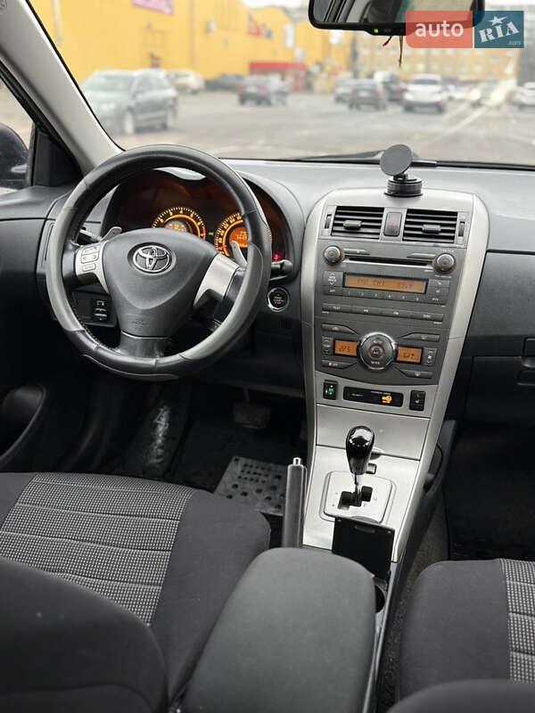 Седан Toyota Corolla 2008 в Житомире