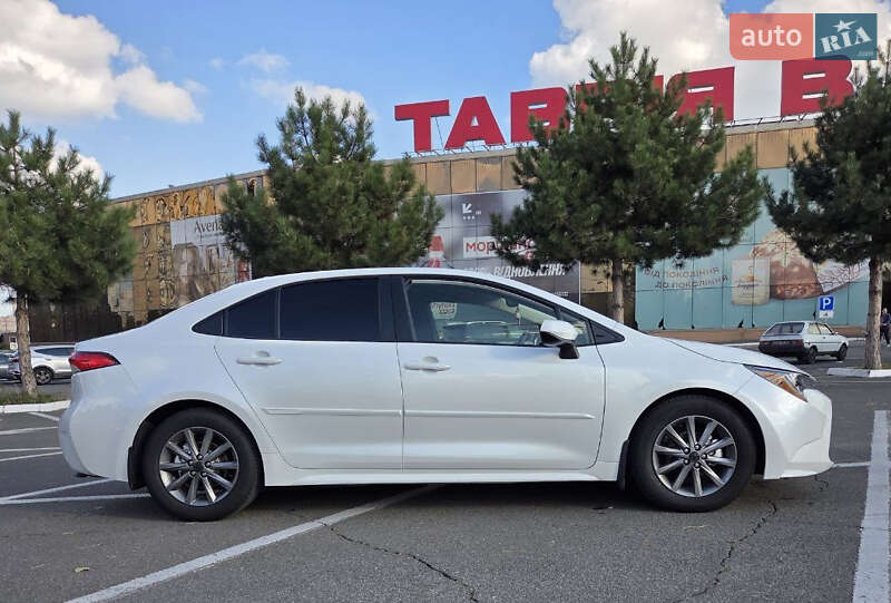 Седан Toyota Corolla 2022 в Одессе