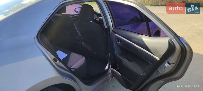 Седан Toyota Corolla 2013 в Миколаєві