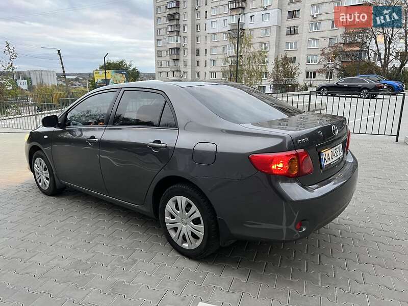 Седан Toyota Corolla 2008 в Фастове