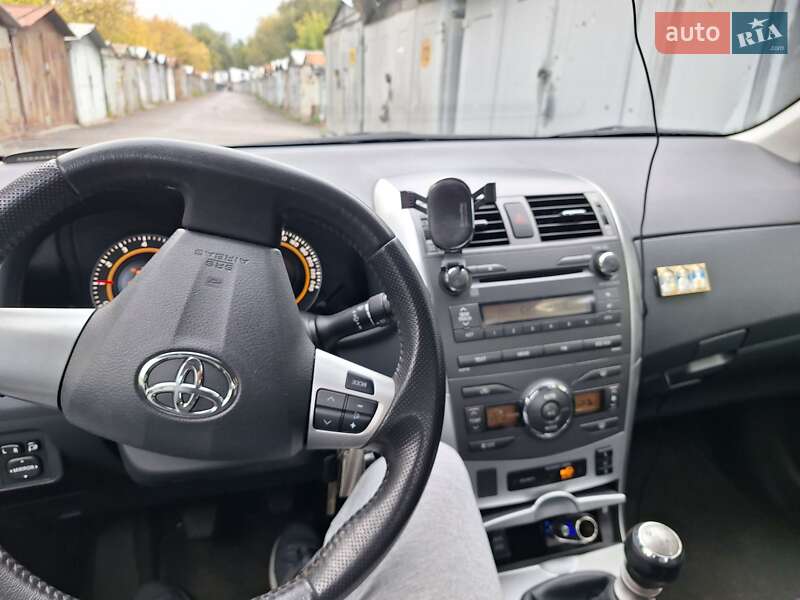 Седан Toyota Corolla 2012 в Киеве фото 7 Седан Toyota Corolla 2012 в Киеве