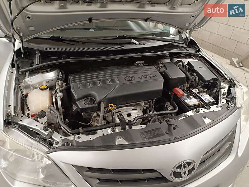 Седан Toyota Corolla 2011 в Львове фото 31 Седан Toyota Corolla 2011 в Львове