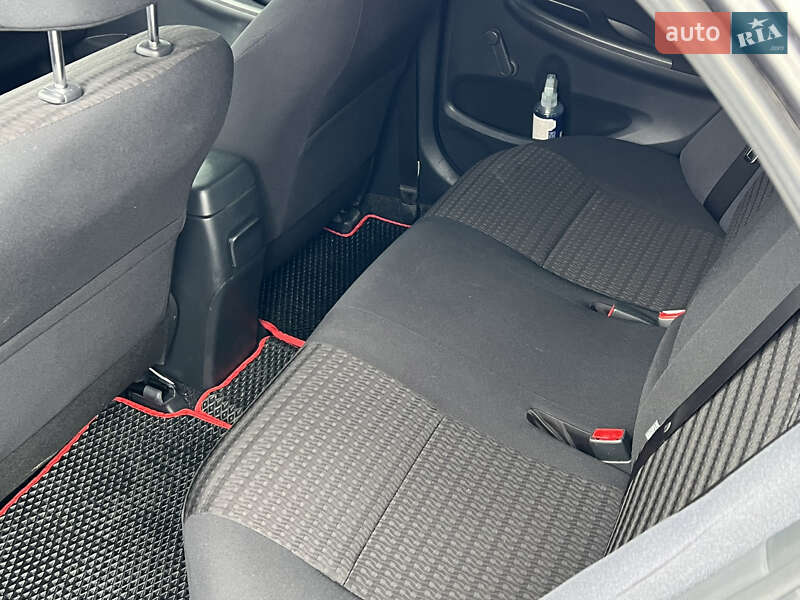 Седан Toyota Corolla 2012 в Хмельнике фото 13 Седан Toyota Corolla 2012 в Хмельнике