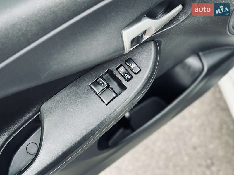 Седан Toyota Corolla 2011 в Кременчуге фото 17 Седан Toyota Corolla 2011 в Кременчуге