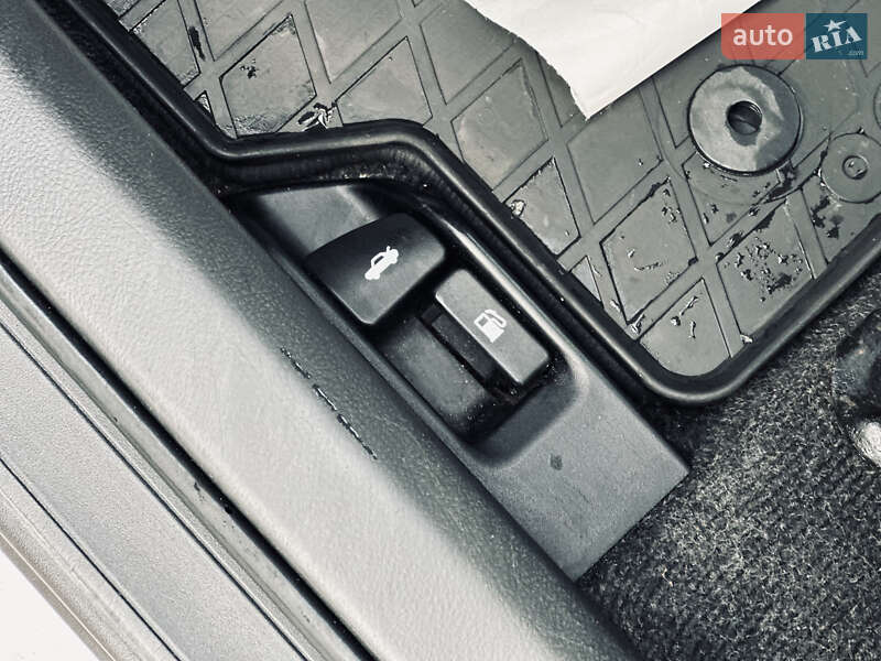 Седан Toyota Corolla 2011 в Кременчуге фото 35 Седан Toyota Corolla 2011 в Кременчуге