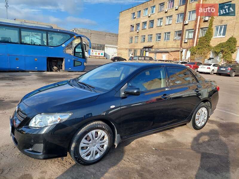 Седан Toyota Corolla 2008 в Киеве
