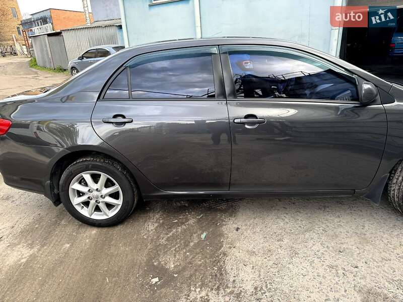 Седан Toyota Corolla 2008 в Киеве