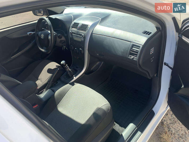 Седан Toyota Corolla 2010 в Киеве фото 13 Седан Toyota Corolla 2010 в Киеве