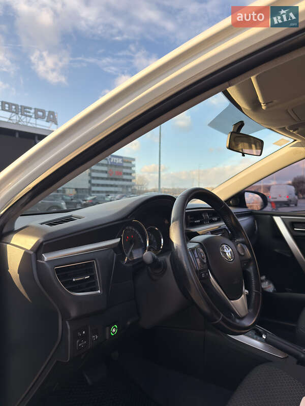 Седан Toyota Corolla 2013 в Киеве фото 23 Седан Toyota Corolla 2013 в Киеве