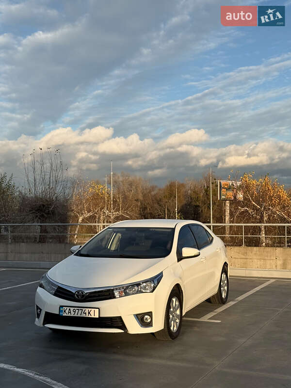 Седан Toyota Corolla 2013 в Киеве фото Седан Toyota Corolla 2013 в Киеве