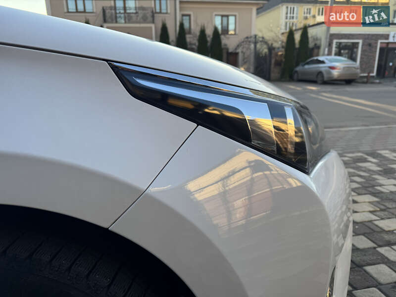 Седан Toyota Corolla 2016 в Киеве фото 15 Седан Toyota Corolla 2016 в Киеве