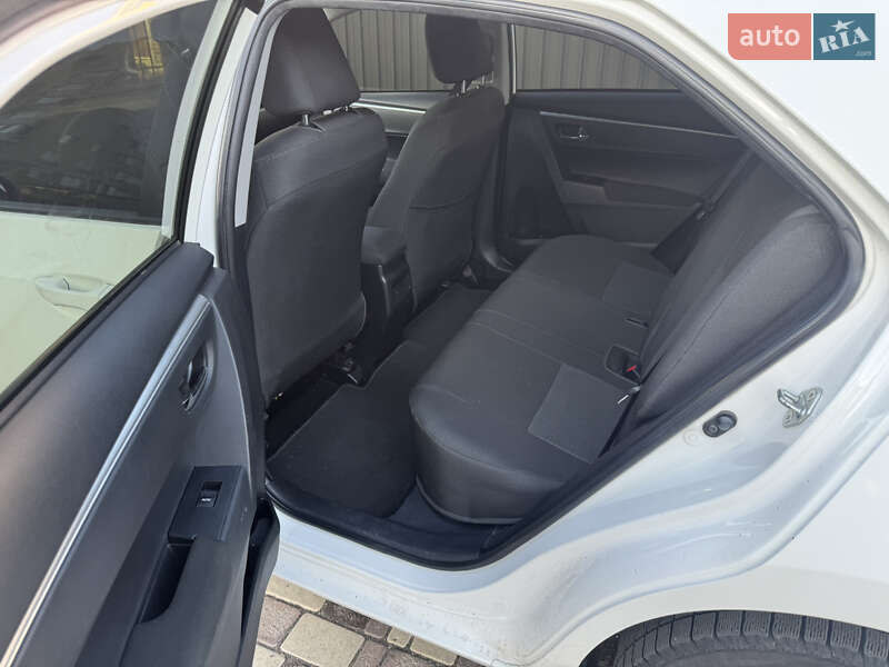 Седан Toyota Corolla 2016 в Киеве фото 21 Седан Toyota Corolla 2016 в Киеве