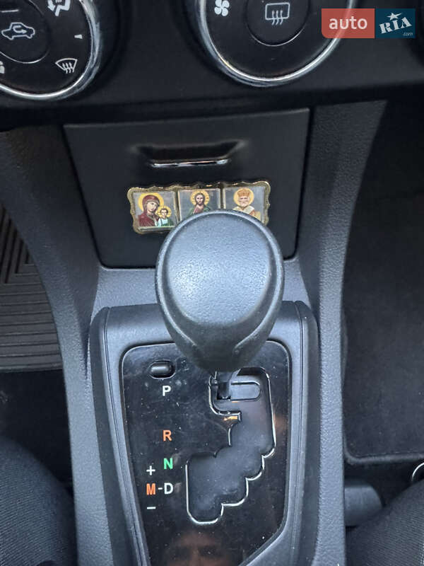 Седан Toyota Corolla 2016 в Киеве фото 27 Седан Toyota Corolla 2016 в Киеве