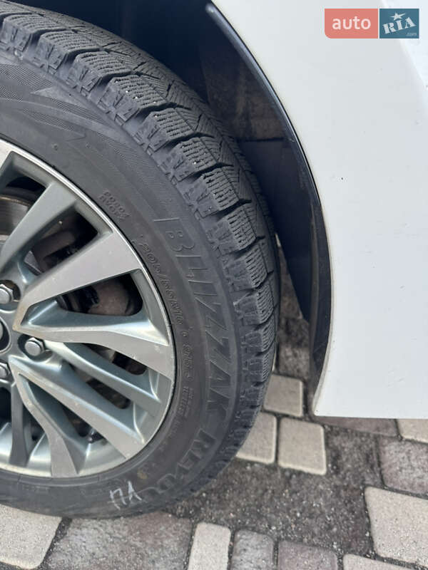 Седан Toyota Corolla 2016 в Киеве фото 38 Седан Toyota Corolla 2016 в Киеве