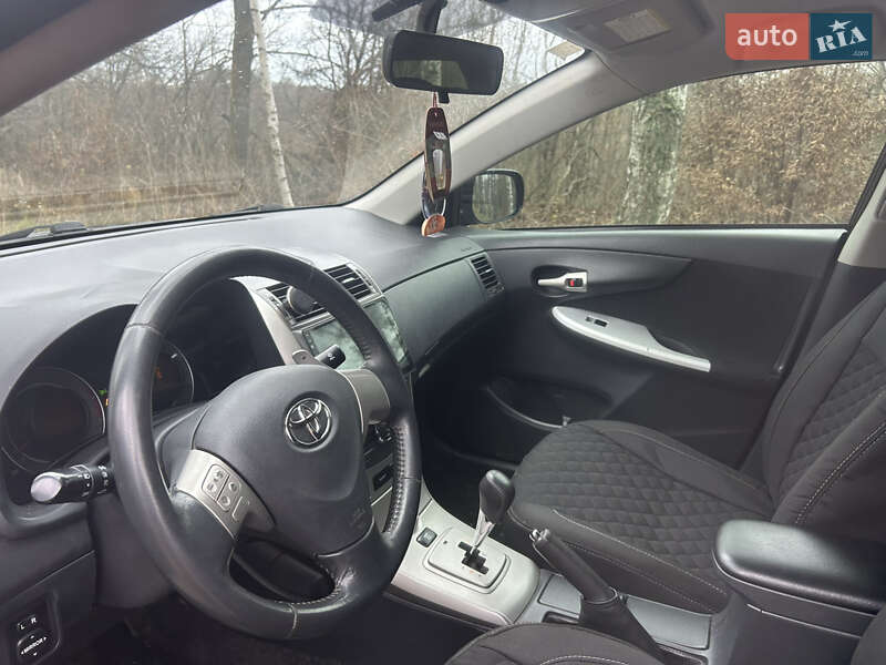 Седан Toyota Corolla 2007 в Лубнах