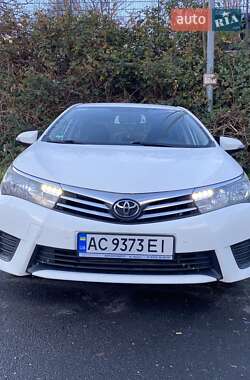Седан Toyota Corolla 2013 в Луцке