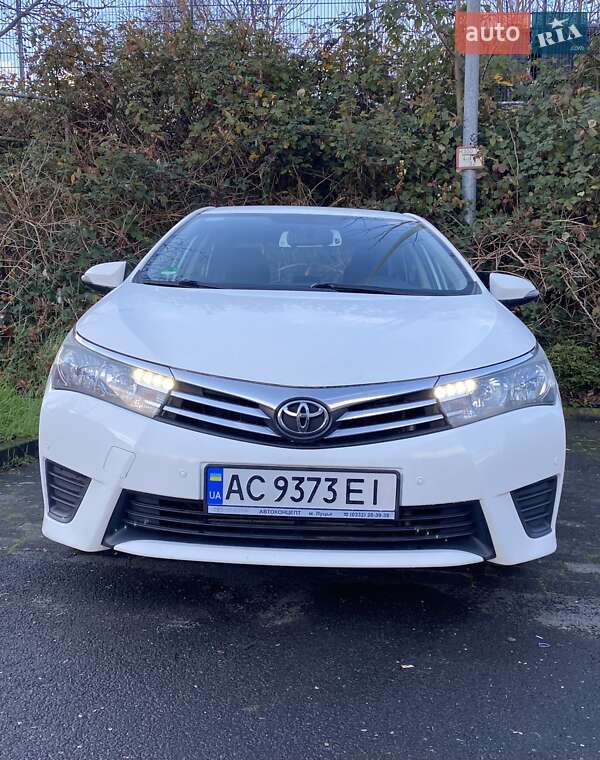 Седан Toyota Corolla 2013 в Луцке фото Седан Toyota Corolla 2013 в Луцке