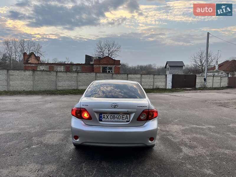 Седан Toyota Corolla 2009 в Харькове