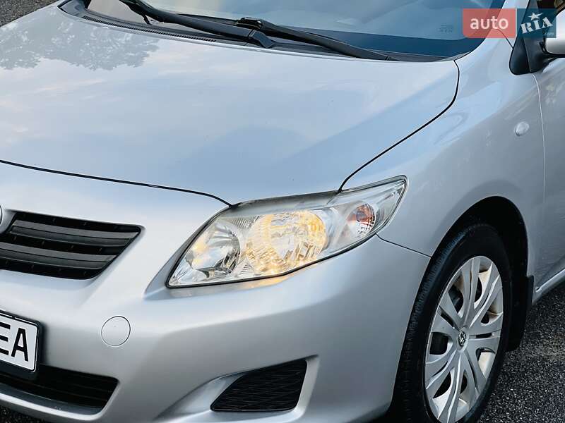 Седан Toyota Corolla 2009 в Харькове