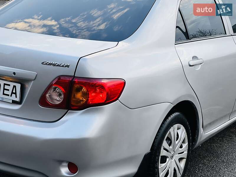Седан Toyota Corolla 2009 в Харькове