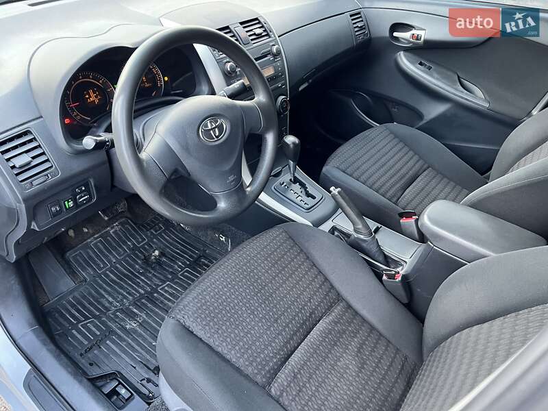 Седан Toyota Corolla 2009 в Харькове