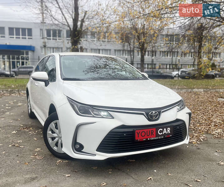 Седан Toyota Corolla 2020 в Києві