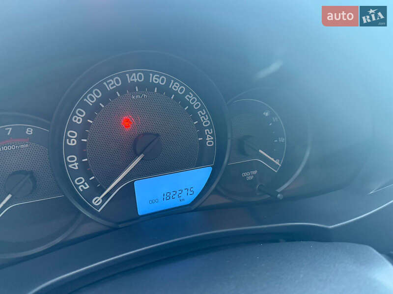 Седан Toyota Corolla 2014 в Дніпрі