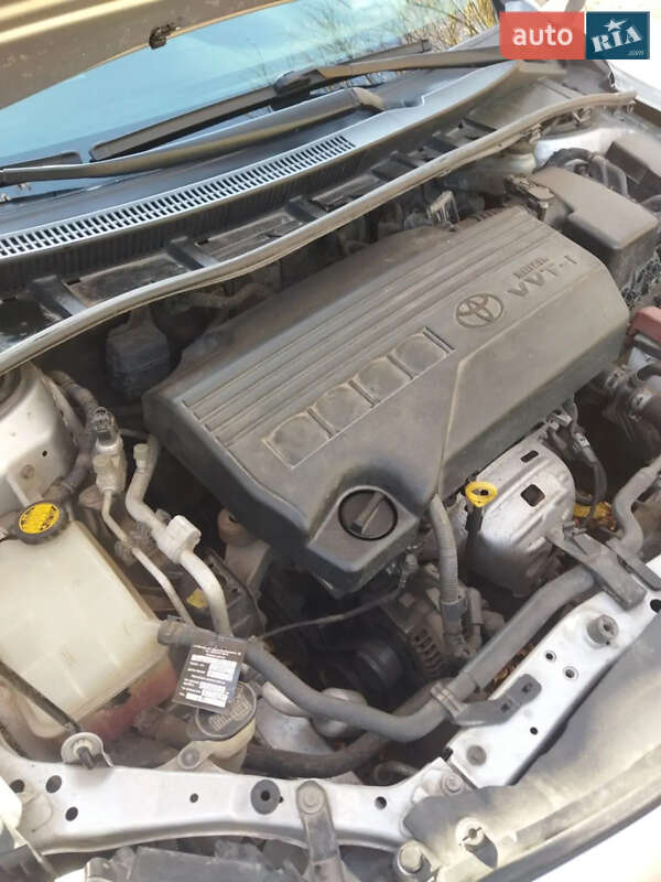 Седан Toyota Corolla 2010 в Виннице