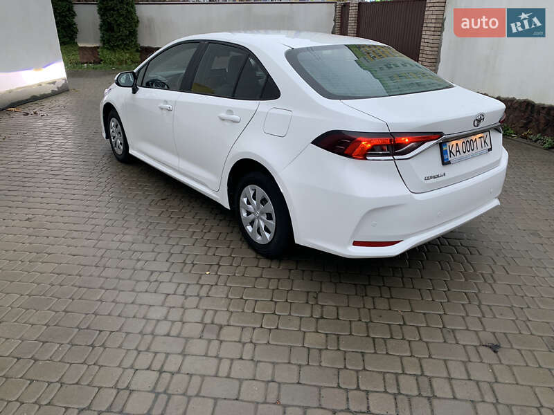 Седан Toyota Corolla 2021 в Киеве