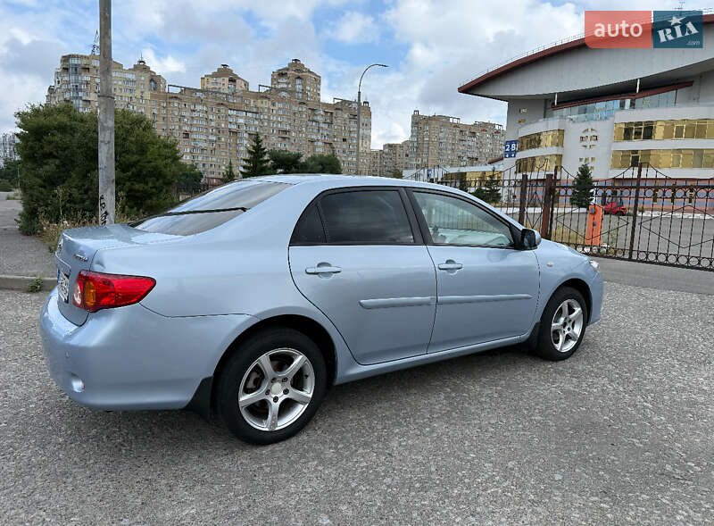 Седан Toyota Corolla 2008 в Киеве